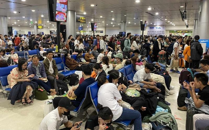 Hơn 650 chuyến bay bị chậm giờ ở Tân Sơn Nhất trong 3 ngày đầu tháng 2