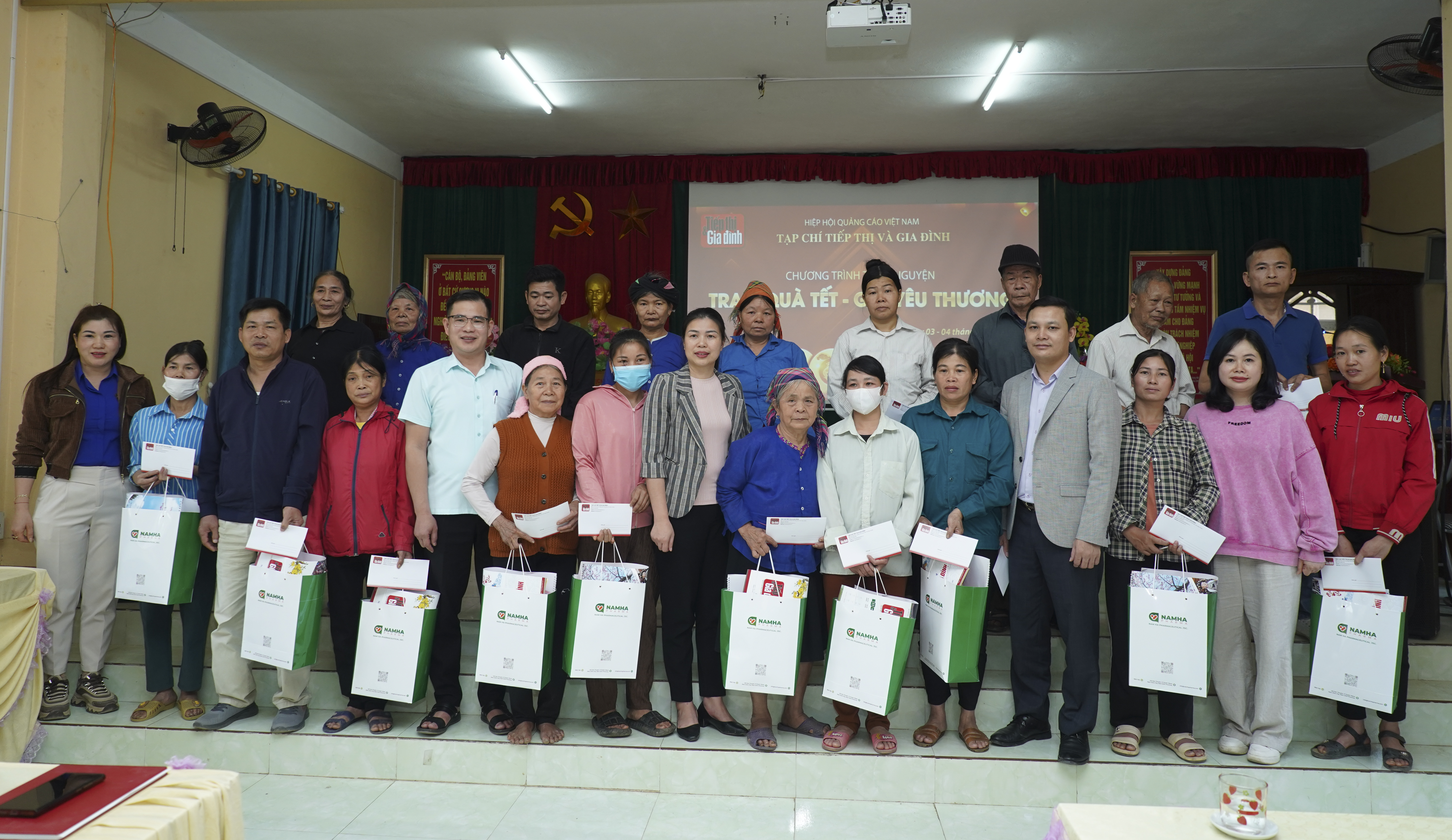 Tạp chí Tiếp thị  Gia đình tổ chức chương trình thiện nguyện Trao quà Tết - Gửi yêu thương xuân 2024