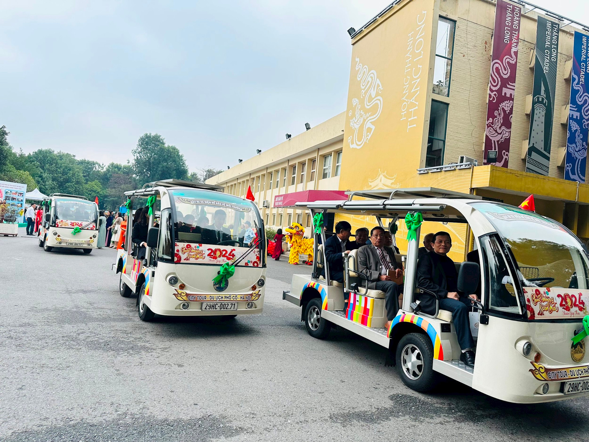 Khai trương tuyến xe điện kết nối Hoàng thành Thăng Long và Phố cổ Hà Nội