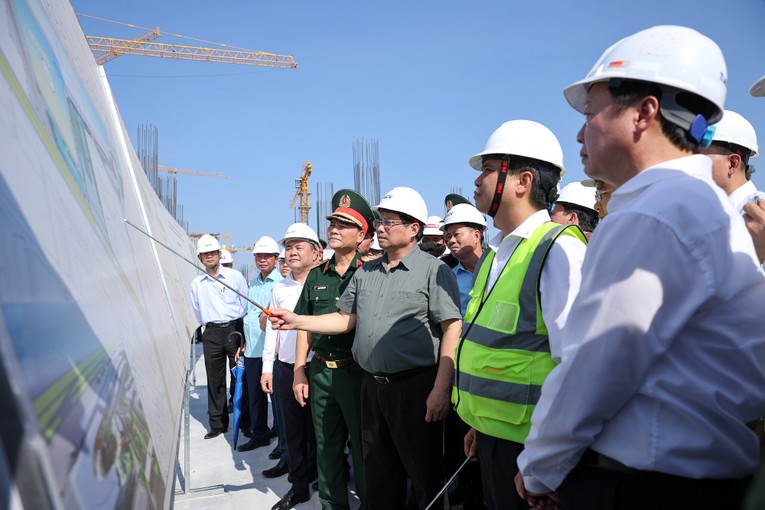  Thủ tướng yêu cầu rút ngắn thời gian hoàn thành nhà ga T3 Sân bay Tân Sơn Nhất