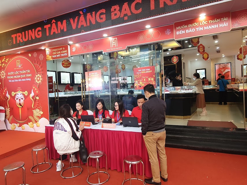 Tiệm vàng vắng khách ngày vía Thần Tài