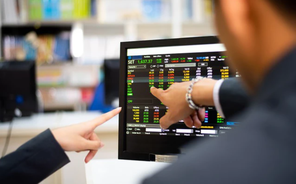 Những vấn đề cần giải quyết để nâng hạng thị trường chứng khoán Việt Nam