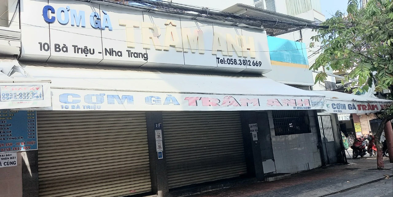 Điều tra nguyên nhân vụ ngộ độc thực phẩm tại quán cơm gà Trâm Anh