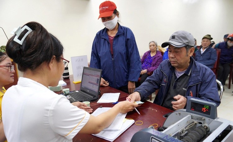 Bộ Tài chính kiến nghị xem xét lại mức tăng lương hưu 15%