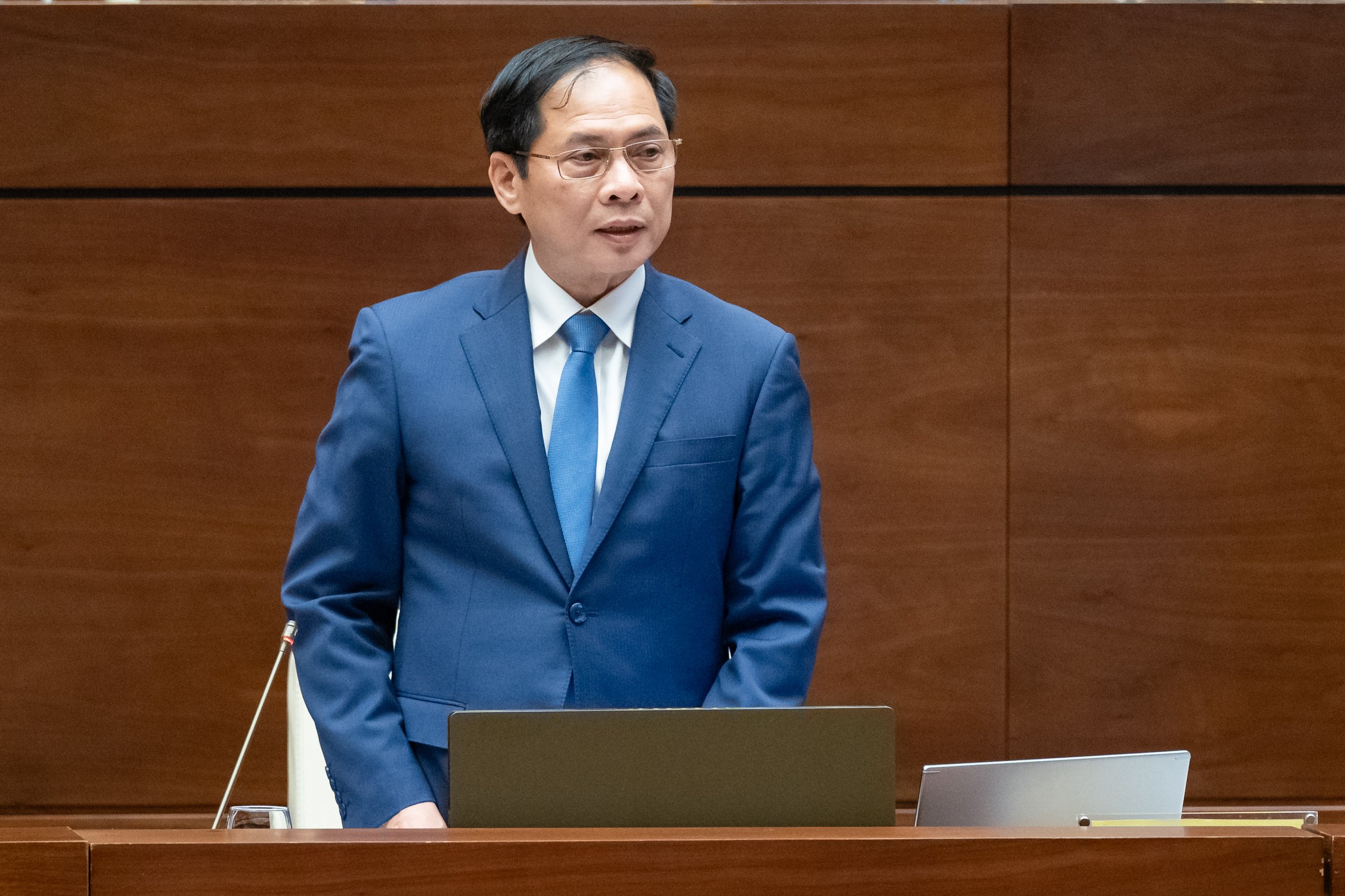 Xử lý nghiêm các đường dây đưa người ra nước ngoài làm việc trái pháp luật