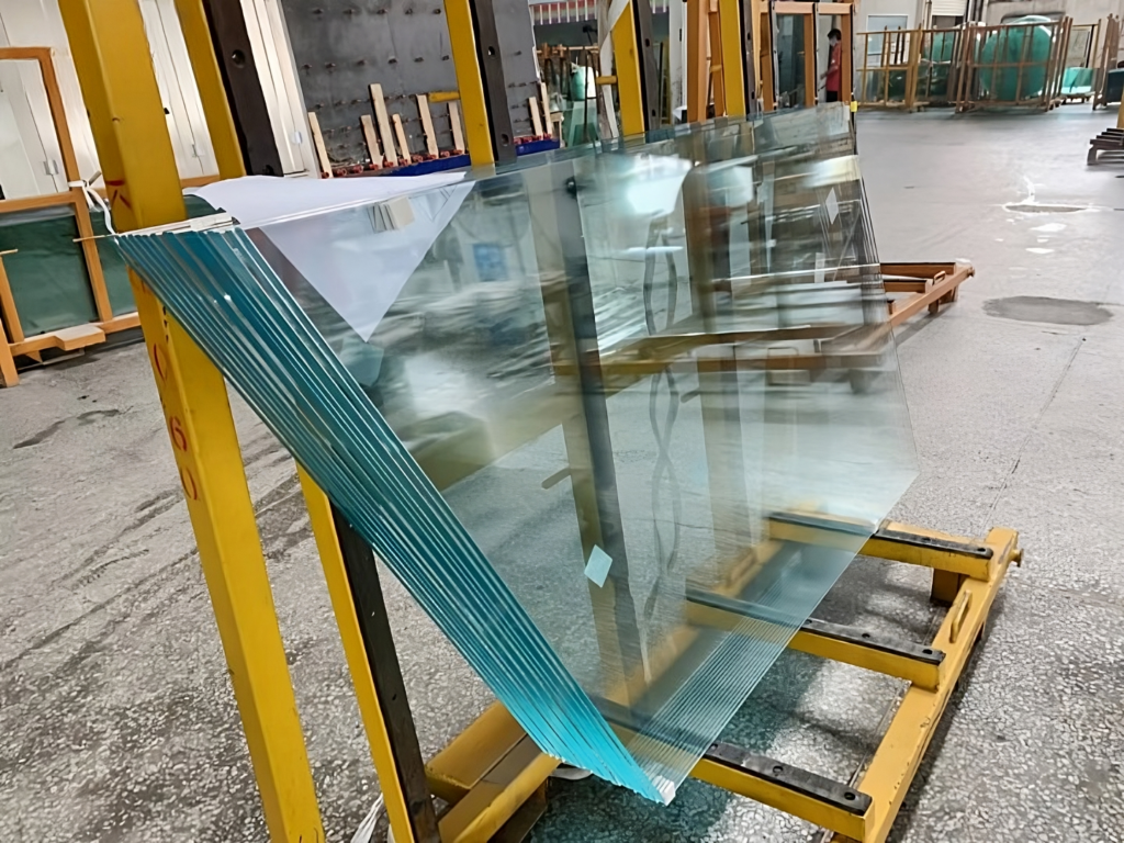 Ấn Độ ban hành câu hỏi điều tra chống bán phá giá kính cường lực từ Việt Nam