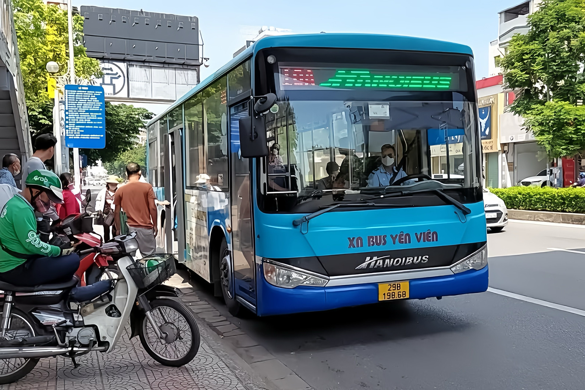 Hà Nội dừng hoạt động hàng loạt tuyến xe buýt trợ giá từ 1/4