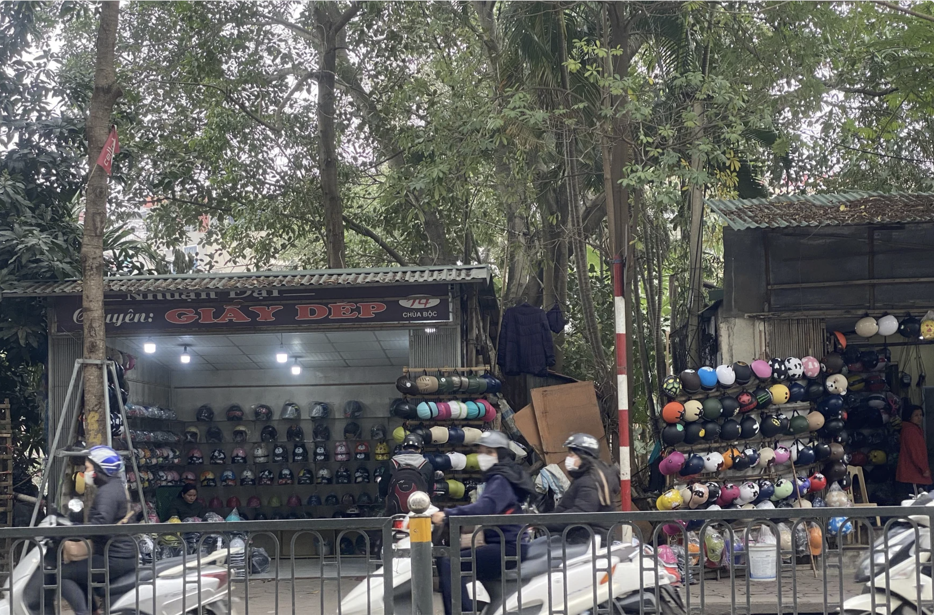 Mất an toàn do sử dụng mũ bảo hiểm không đạt chuẩn