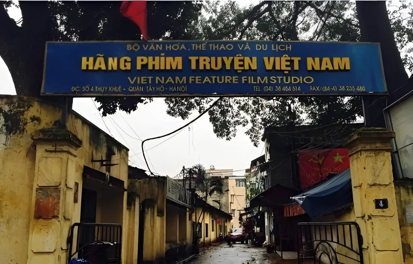 Chủ tịch Hãng Phim truyện Việt Nam bị tạm hoãn xuất cảnh