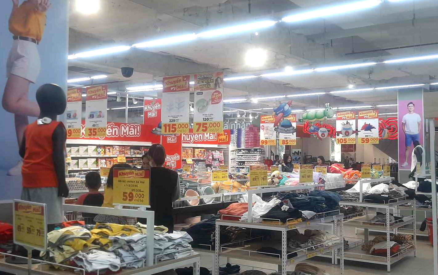 Chợ ‘ế’, siêu thị giảm giá để kích cầu, khó khăn còn đeo bám bán lẻ