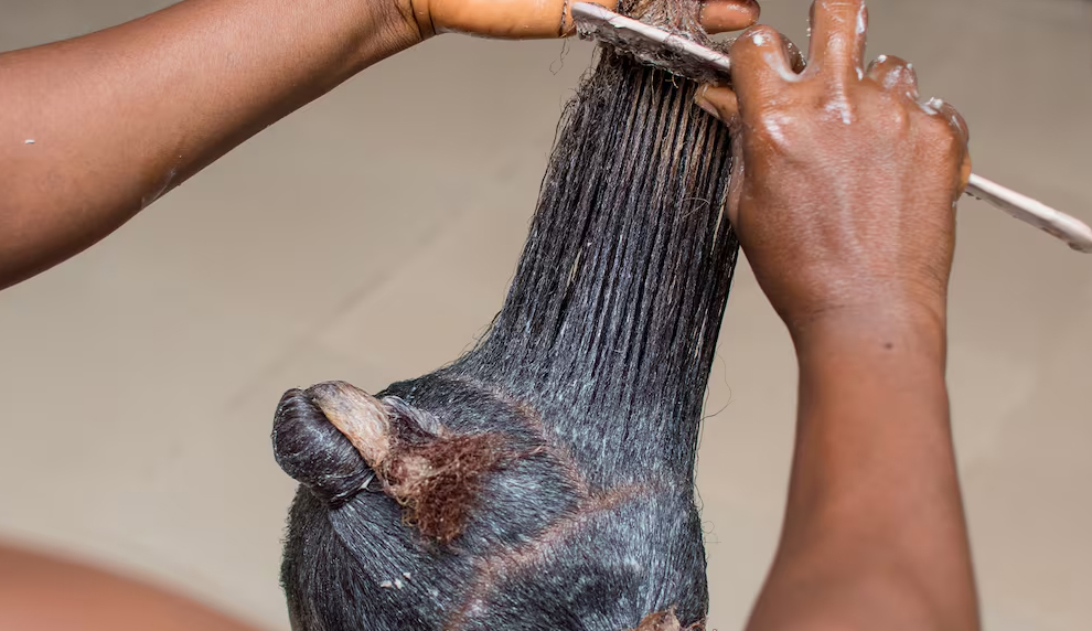 Sự thật về thuốc uốn và duỗi tóc sau loạt vụ kiện liên quan đến bệnh ung thư