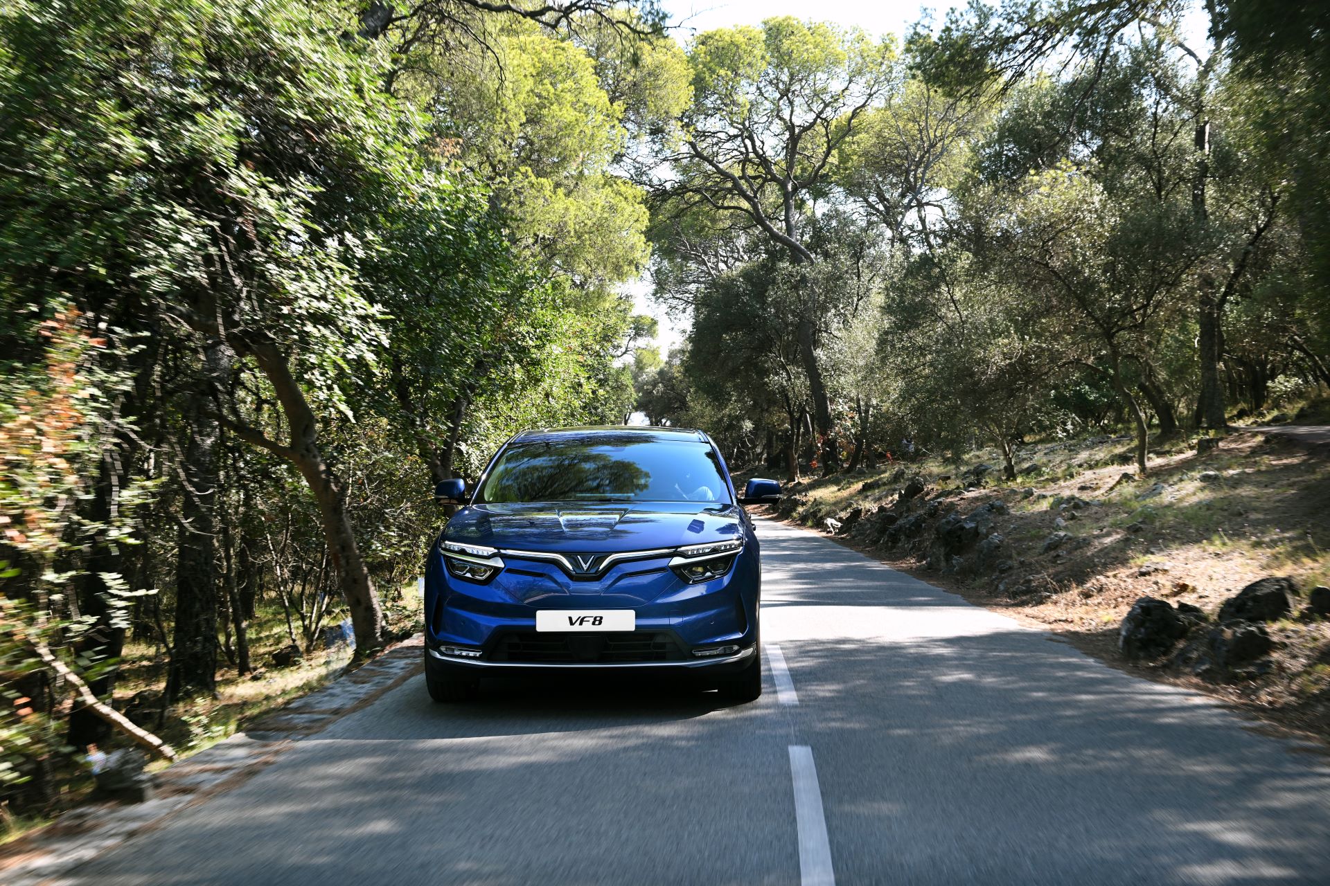 Những công nghệ vượt trội trên VinFast VF 8 “bỏ xa” xe xăng