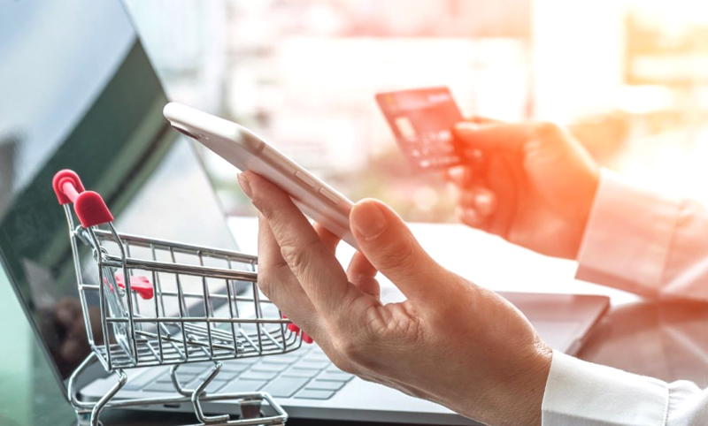 Được ghi nhận dẫn đầu khu vực, thị trường thương mại điện tử Việt Nam đang có gì