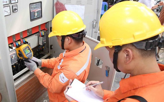 Thủ tướng yêu cầu khẩn trương ban hành cơ chế mua bán điện trực tiếp trước 304