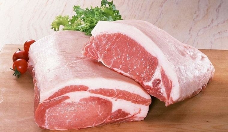 Thịt lợn cung cấp một lượng đạm vừa đủ cho da