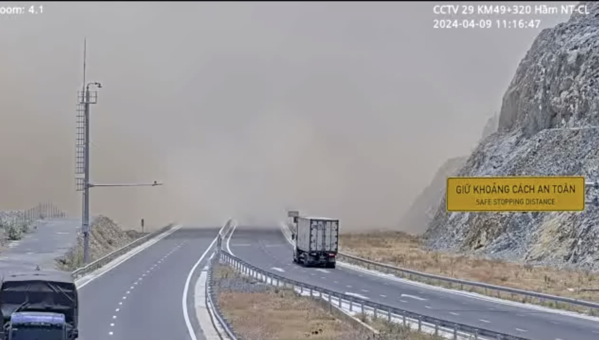 Chấn chỉnh mỏ đá nổ mìn gây bụi mù mịt trên cao tốc Nha Trang - Cam Lâm