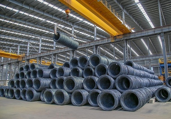 Giá thép hôm nay 224 Giảm trên sàn giao dịch, thị trường trong nước ổn định