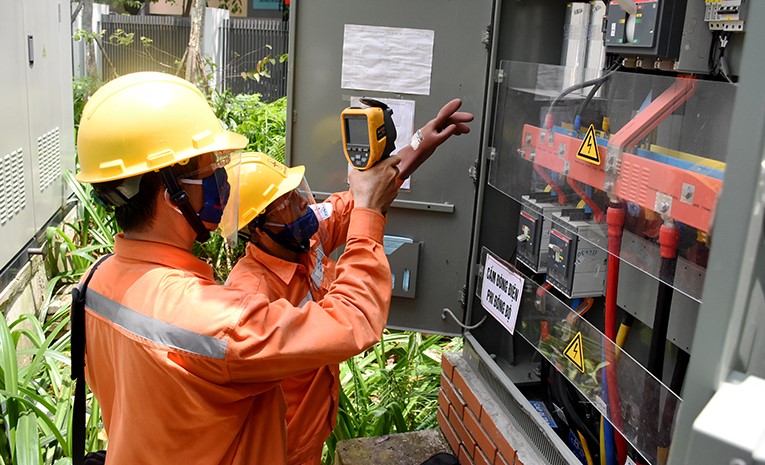 Điều chỉnh kế hoạch cung ứng điện mùa khô ứng phó với nắng nóng