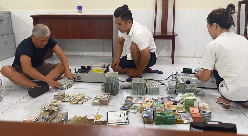 TPHCM Triệt phá đường dây rửa tiền, chuyển ngoại tệ trái phép ra nước ngoài quy mô lớn
