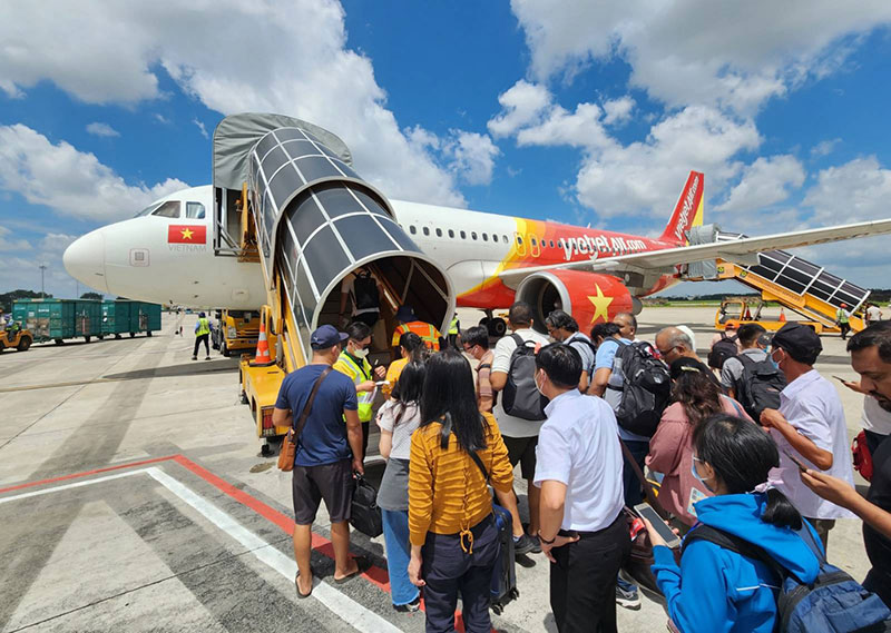 Cục Hàng không lý giải về việc giá vé máy bay tăng cao