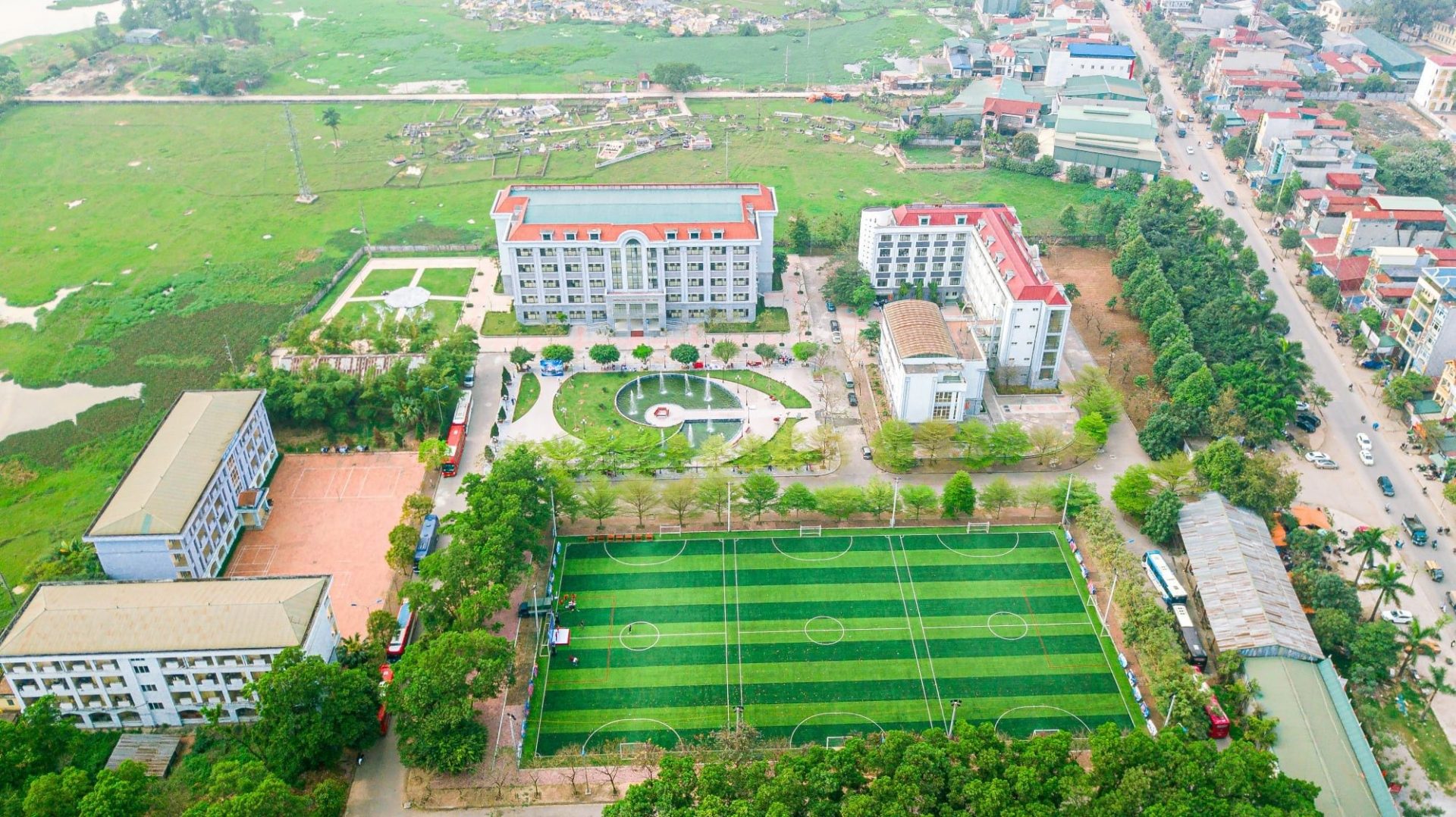 NHIỀU THIẾU SÓT VI PHẠM TẠI TRƯỜNG ĐẠI HỌC VIỆT - HUNG 