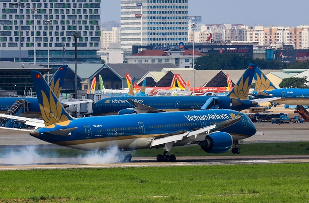 Sớm làm rõ những khoản mục cấu thành phải trả trong giá vé máy bay