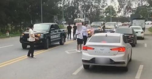 Khởi tố Hải Idol và 3 đồng phạm tội Gây rối trật tự công cộng