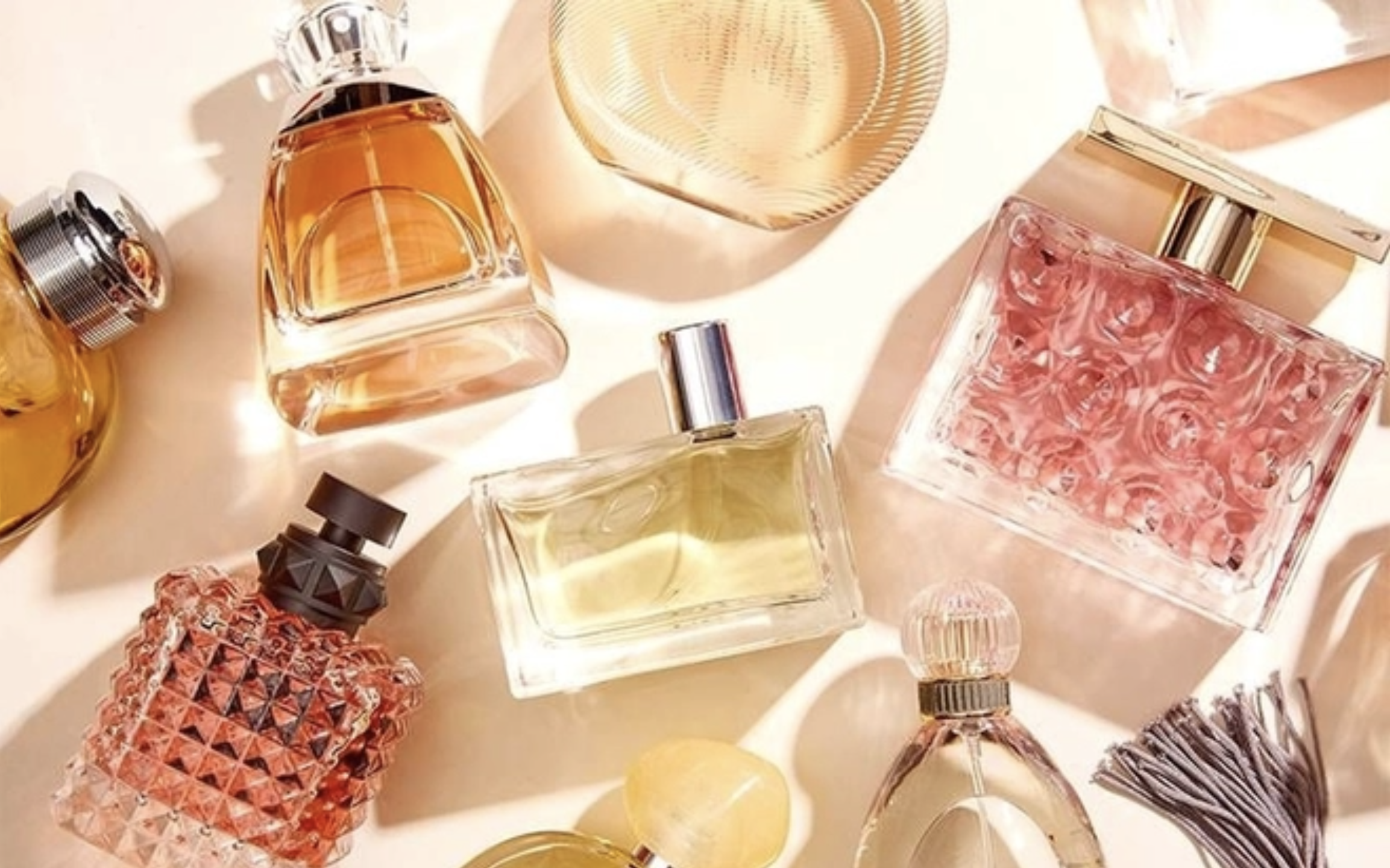 Đình chỉ lưu hành, yêu cầu thu hồi 8 loại nước hoa nhập khẩu