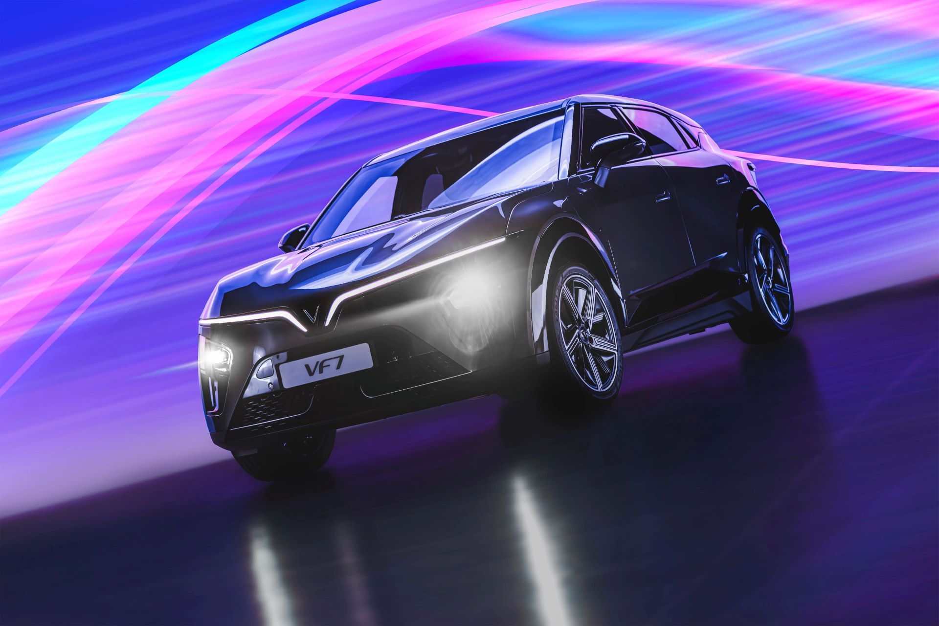 VinFast VF 7 - Xe tầm giá 1 tỷ đồng mang sức mạnh của xe thể thao hạng sang