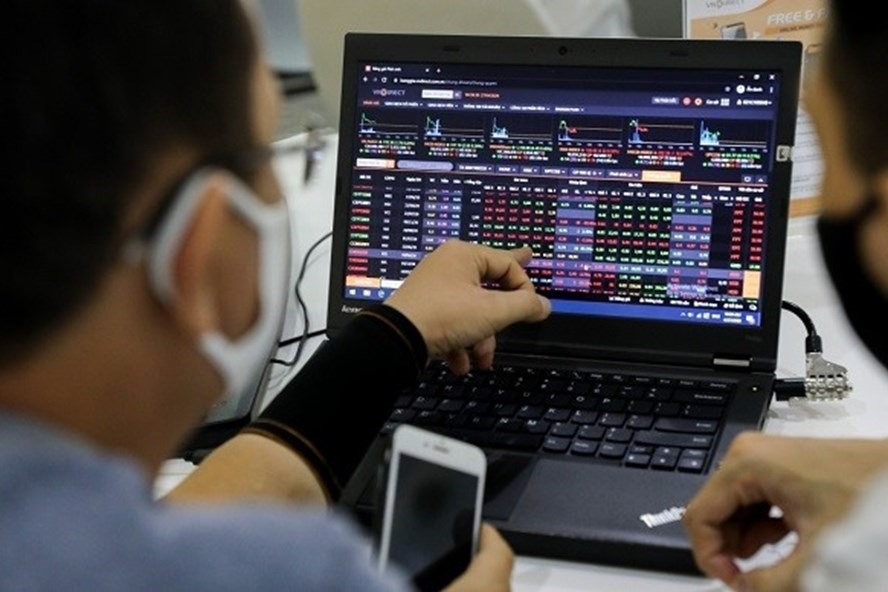 Mua cổ phiếu chui, Chủ tịch Chứng khoán Everest bị cấm giao dịch 2 tháng