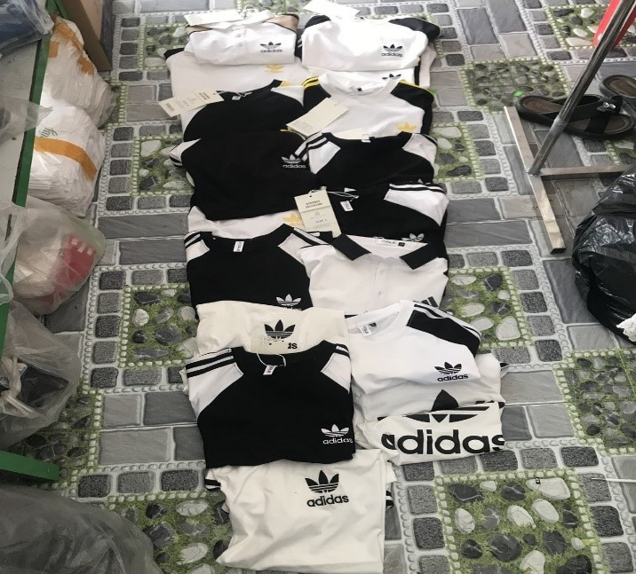 Tây Ninh Phát hiện 4 cơ sở kinh doanh các mặt hàng thời trang giả mạo nhãn hiệu “adidas”
