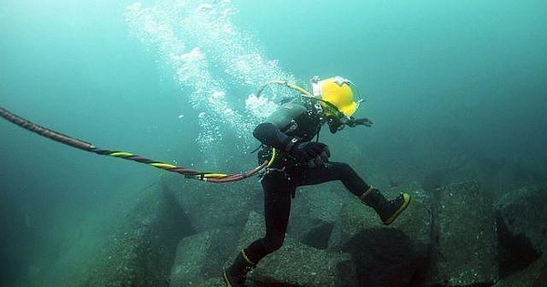 Ba tuyến cáp biển đồng thời gặp sự cố 