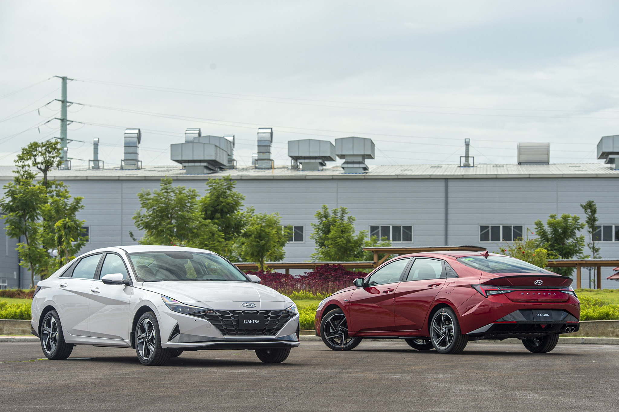 Nhiều mẫu xe Hyundai giảm giá mạnh lên đến 100 triệu đồng 