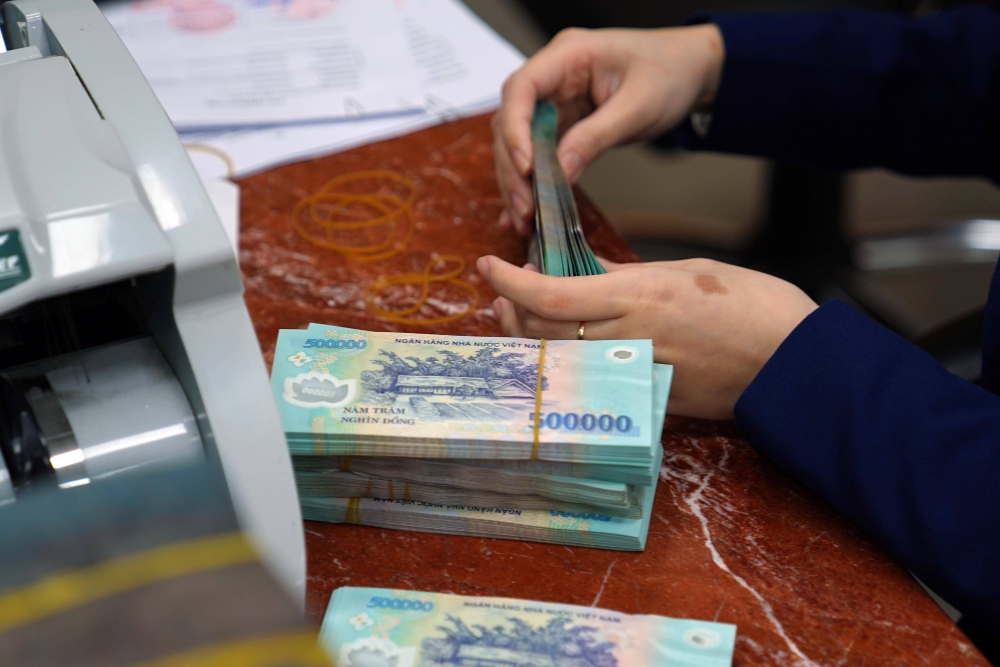 Những ngân hàng tăng trưởng tín dụng âm đẩy vốn bằng cách nào