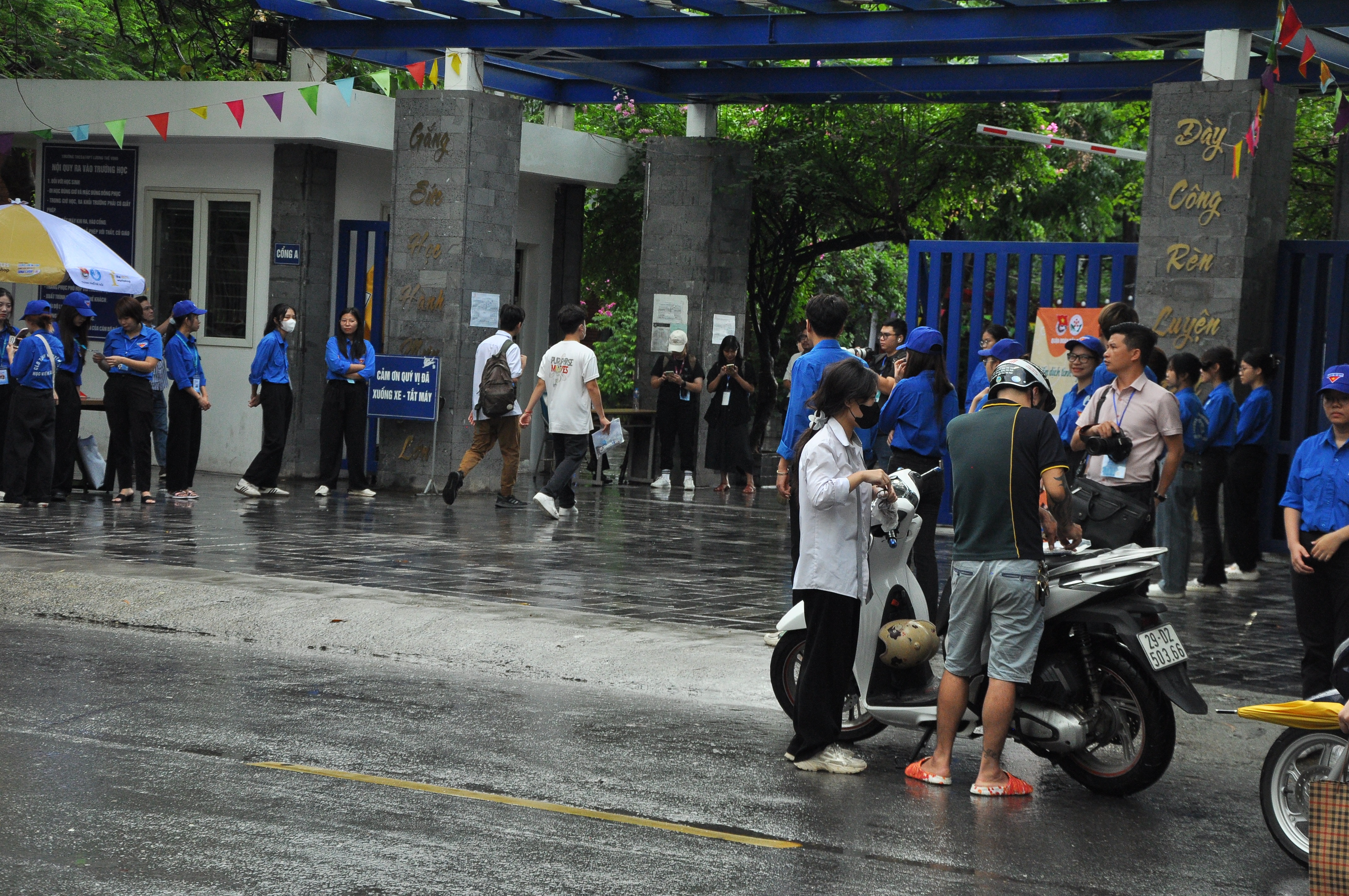 Hơn 1 triệu thí sinh bước vào ngày đầu kỳ thi tốt nghiệp THPT năm 2024