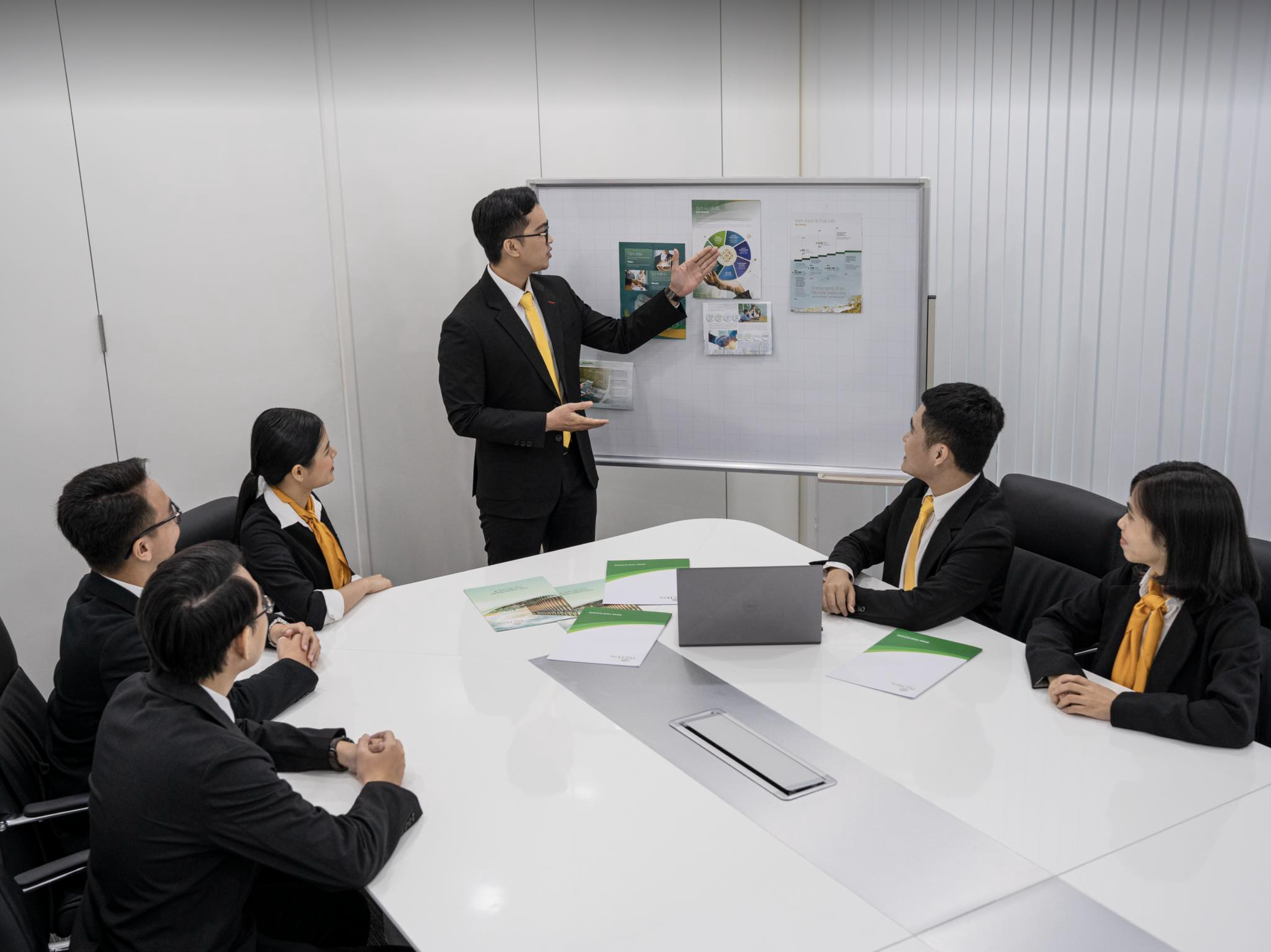 Thị trường chứng khoán nửa cuối năm 2024, liệu nhà đầu tư có cơ hội chốt đơn