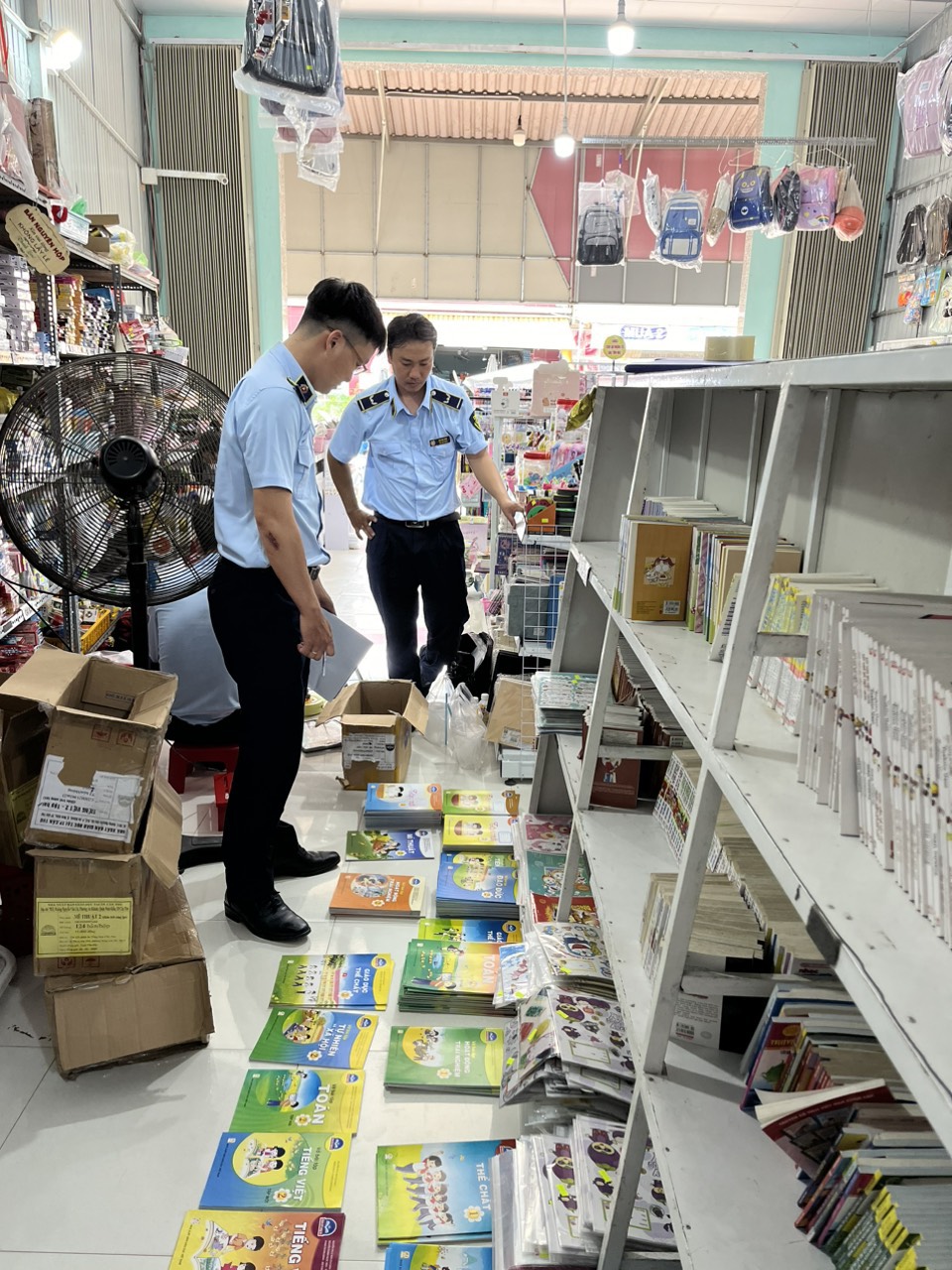 Hậu Giang Tạm giữ trên 3300 quyển sách giáo có dấu hiệu giả mạo nguồn gốc xuất xứ của NXB Giáo dục Việt Nam