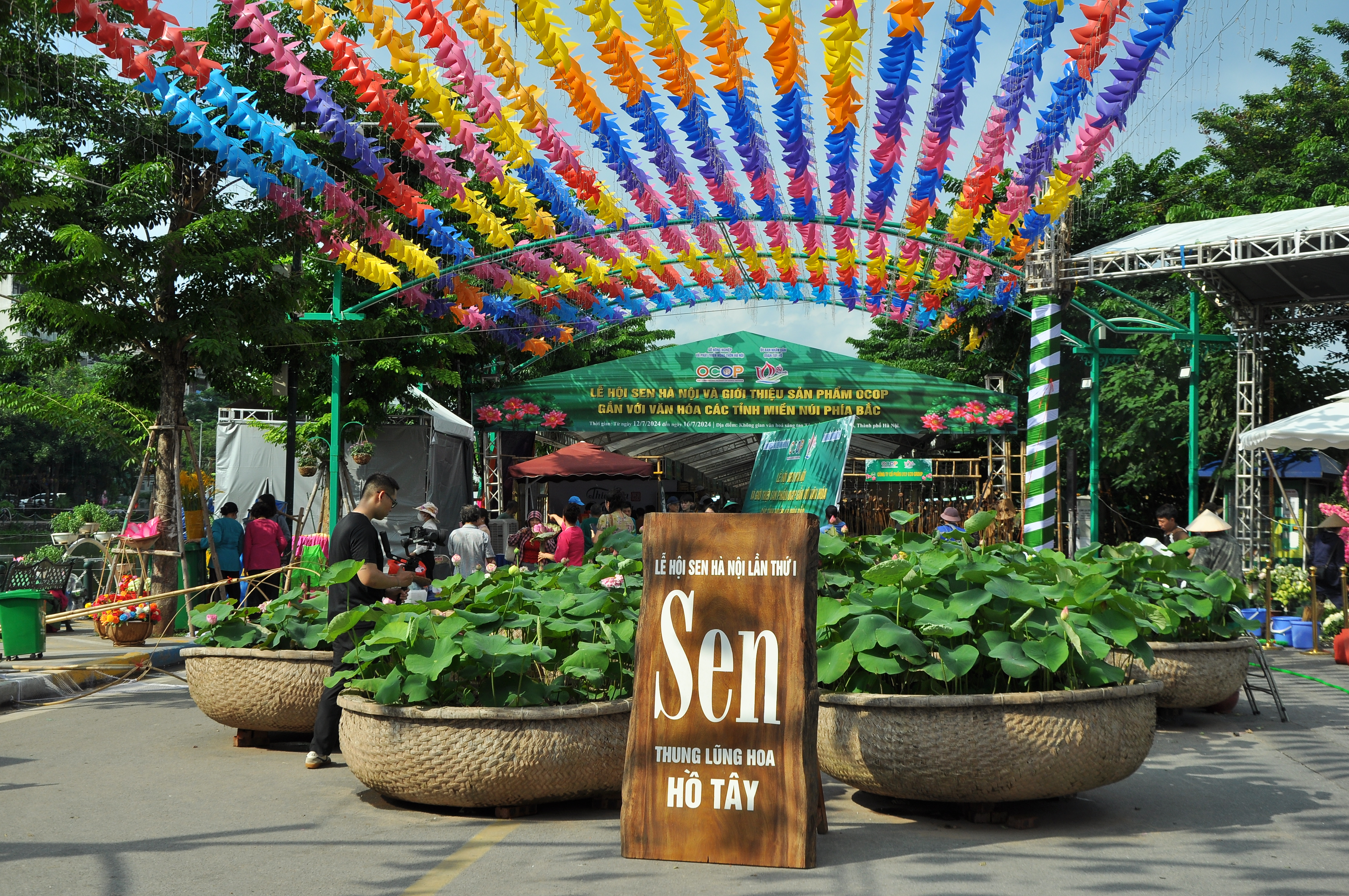 Công tác chuẩn bị cho lễ hội Sen Hà Nội đã hoàn thành chỉ đợi giờ khai mạc