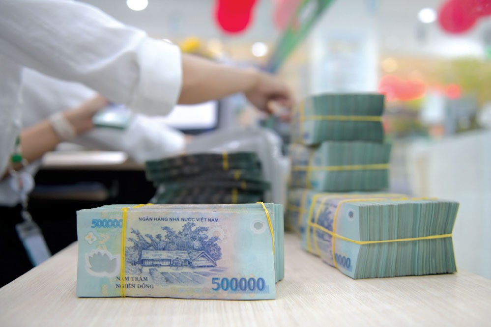 Ngân hàng vẫn cần tăng lãi suất để hút thêm tiền gửi của dân cư