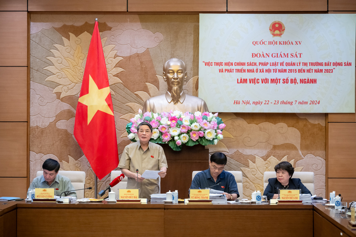 Giá tăng cao vượt xa giá trị thực, cần đánh giá toàn diện việc quản lý thị trường bất động sản