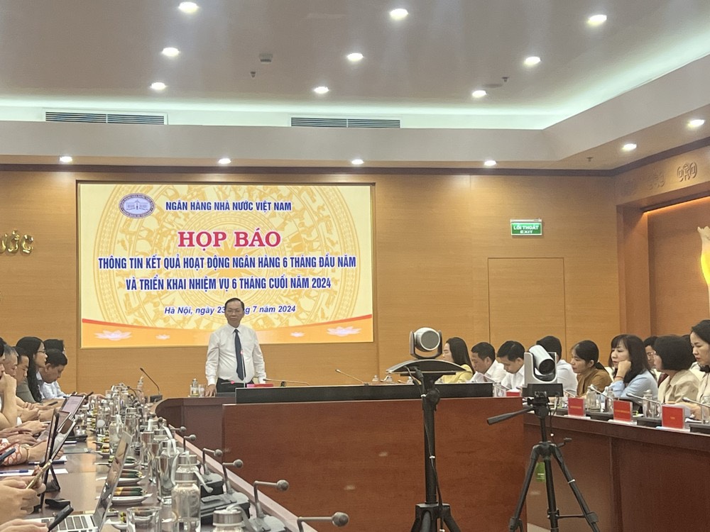 Phó thống đốc Sẽ sửa đổi Nghị định 24 để quản lý hiệu quả, bình ổn thị trường vàng