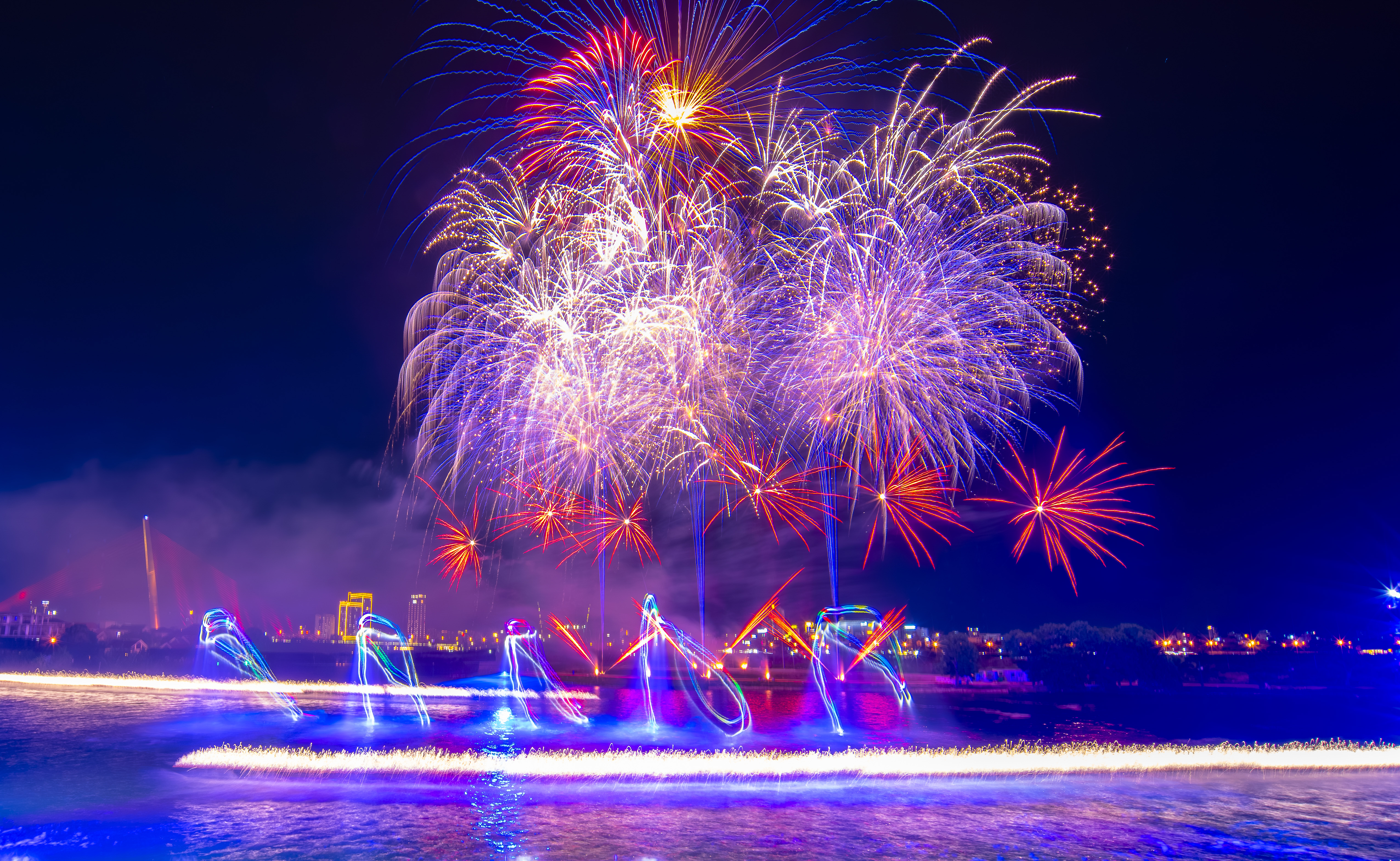 Có gì tại show pháo hoa hàng đêm “ngốn” 14 tiếng chuẩn bị mỗi ngày tại Đà Nẵng