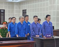 Lãnh đạo quận yêu cầu doanh nghiệp trúng thầu trích  để tiếp khách 