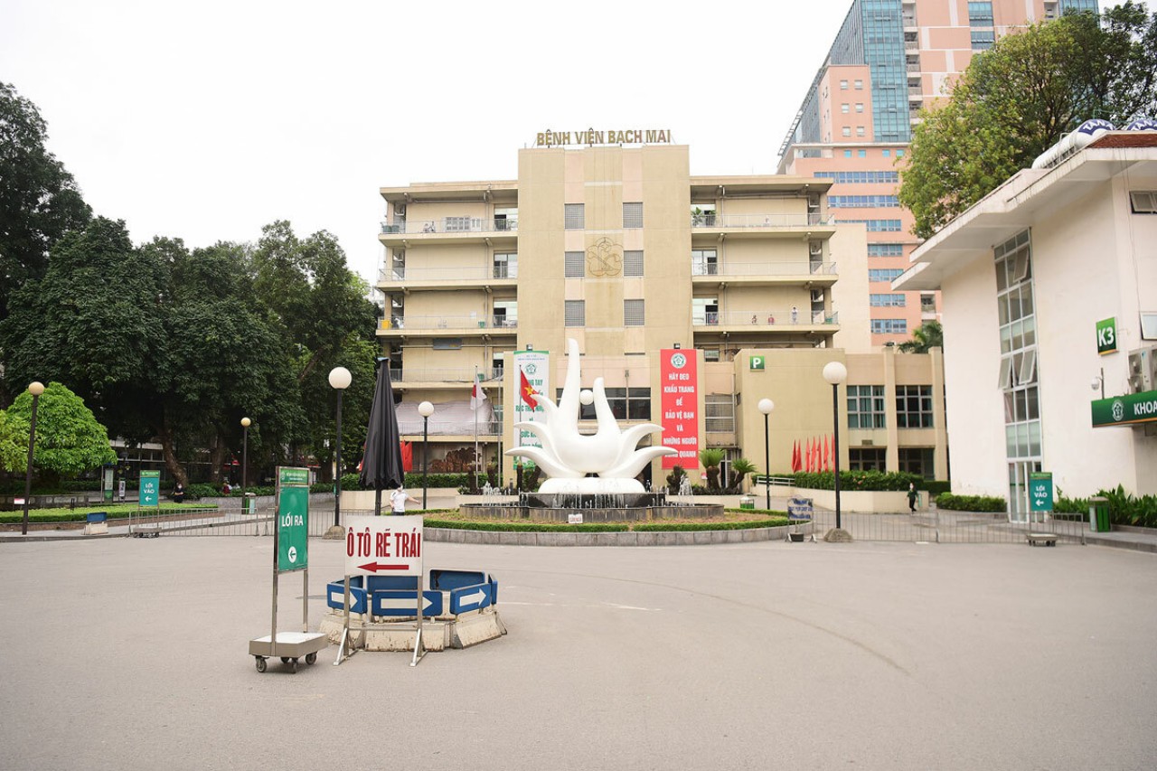 Từ 18, Bệnh viện Bạch Mai khám bệnh đến 21 giờ