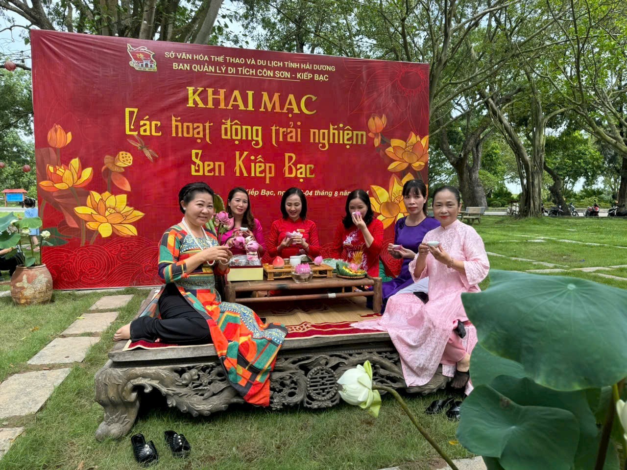 Các hoạt động trải nghiệm Sen Kiếp Bạc trong ngày đầu khai mạc 