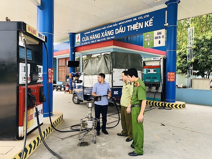 Kiểm tra 24 thương nhân đầu mối, phân phối xăng dầu có dấu hiệu vi phạm