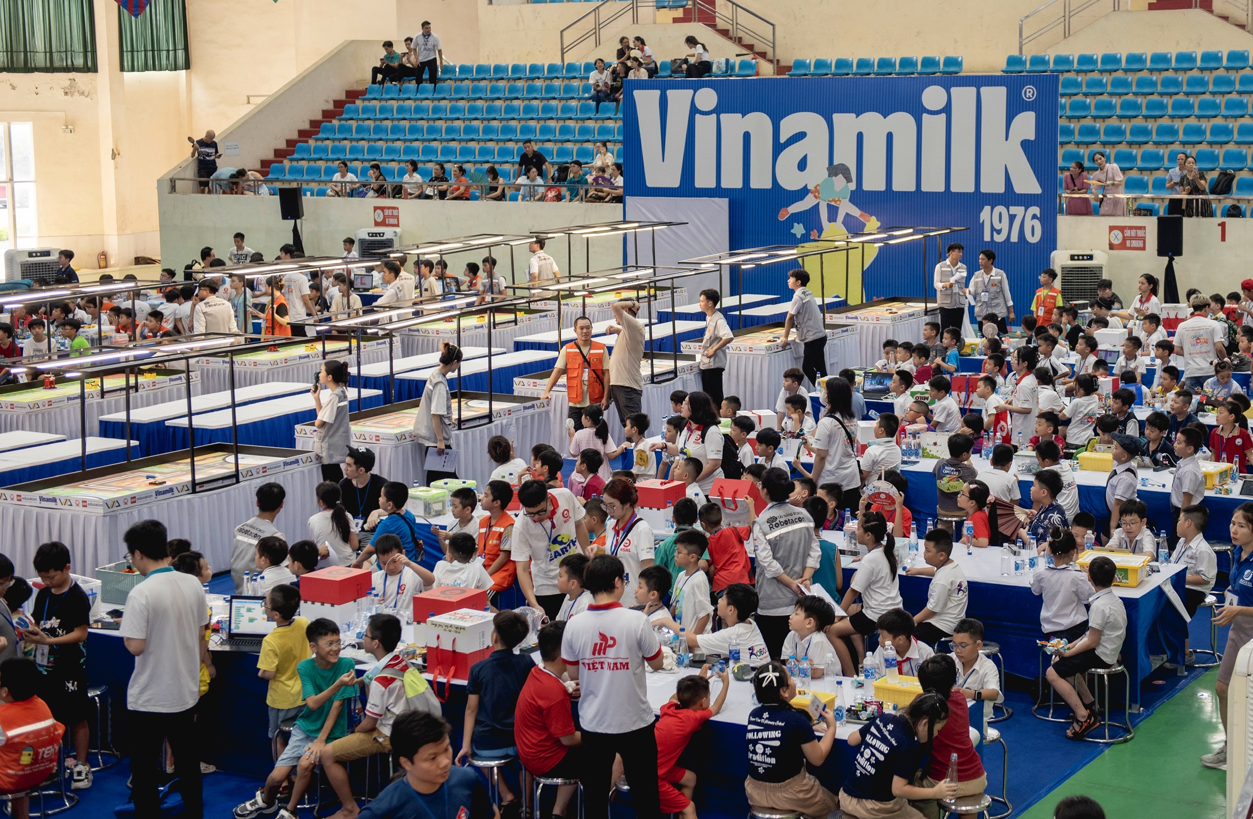 Vinamilk đồng hành cùng hơn 1.500 tài năng trẻ trong cuộc thi ROBOTACON WRO 2024 