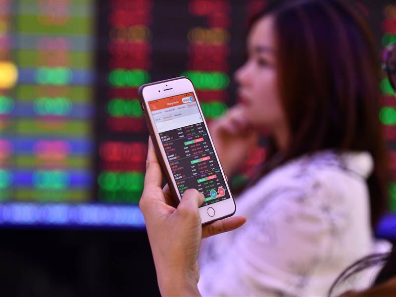 Từ 110, dừng giao dịch trực tuyến với các nhà đầu tư chưa cập nhật thông tin CCCD