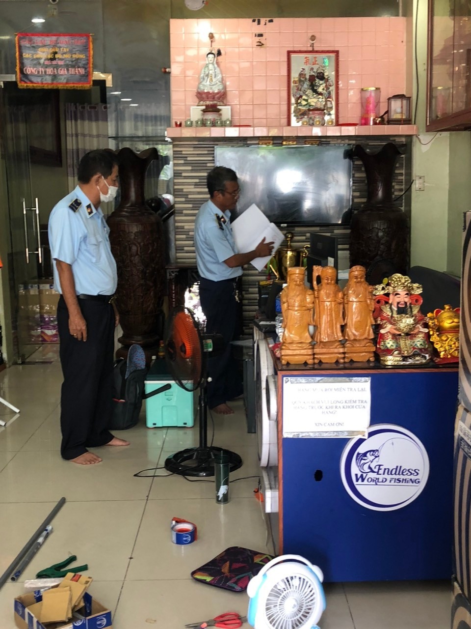 TPHCM Liên tiếp phát hiện nhiều cơ sở kinh doanh vi phạm về thương mại điện tử