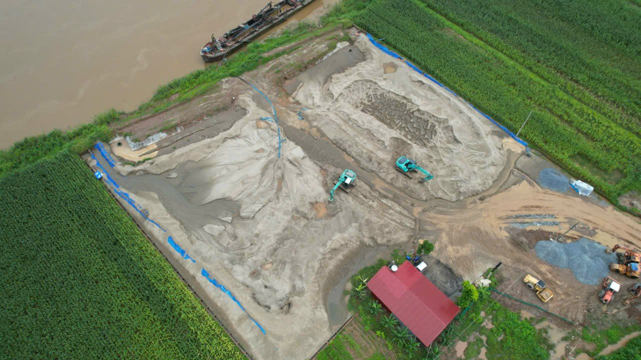 Tập kết cát gây cản trở dòng chảy thoát lũ, doanh nghiệp ở Phú Thọ bị phạt 150 triệu đồng